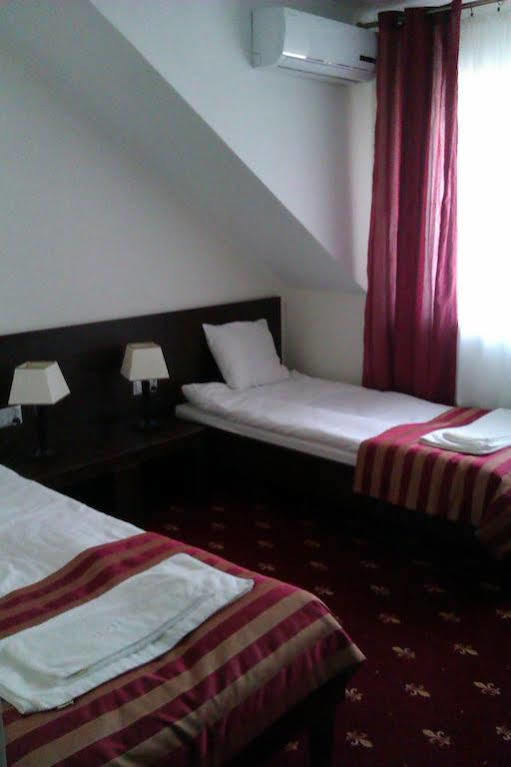 Hotel Platinum Hrubieszow Extérieur photo