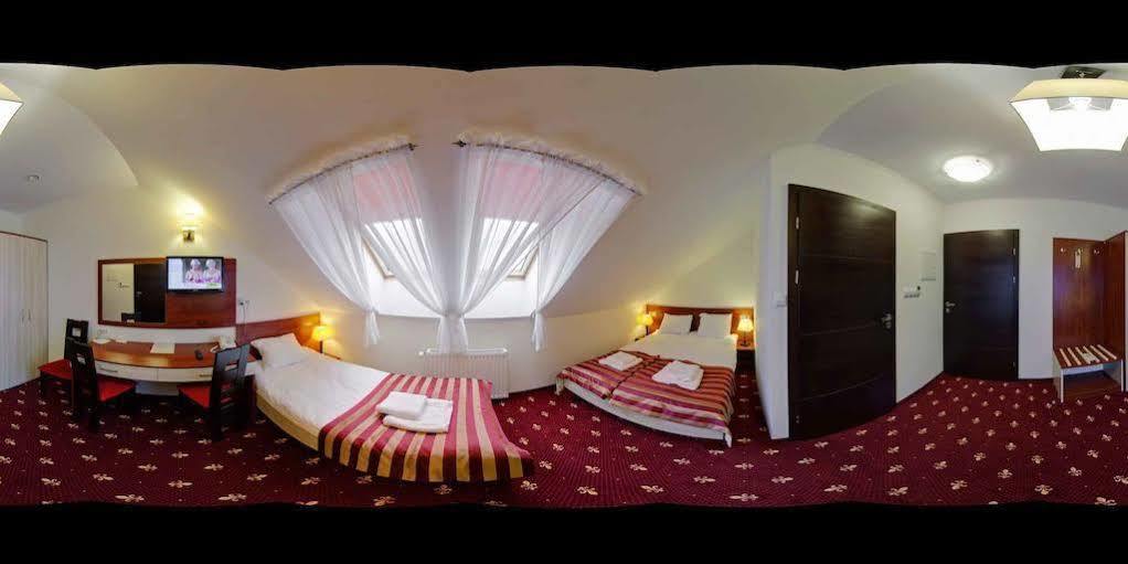 Hotel Platinum Hrubieszow Extérieur photo
