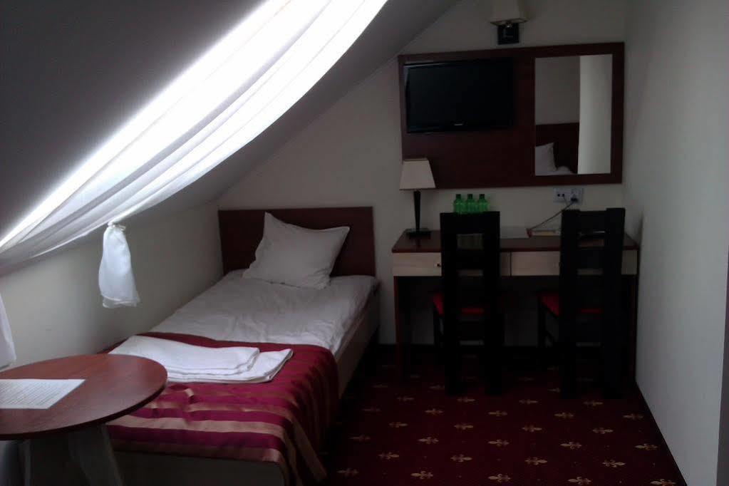 Hotel Platinum Hrubieszow Extérieur photo