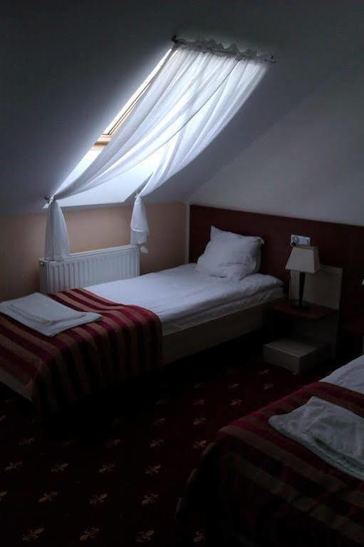 Hotel Platinum Hrubieszow Extérieur photo