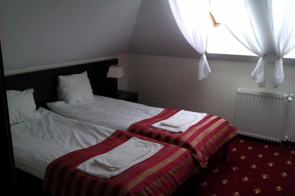 Hotel Platinum Hrubieszow Extérieur photo